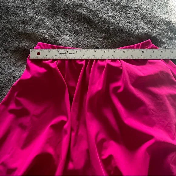Torrid 00 Hot Pink Flared Skort with pockets on side of shorts - Picture 5 of 5
